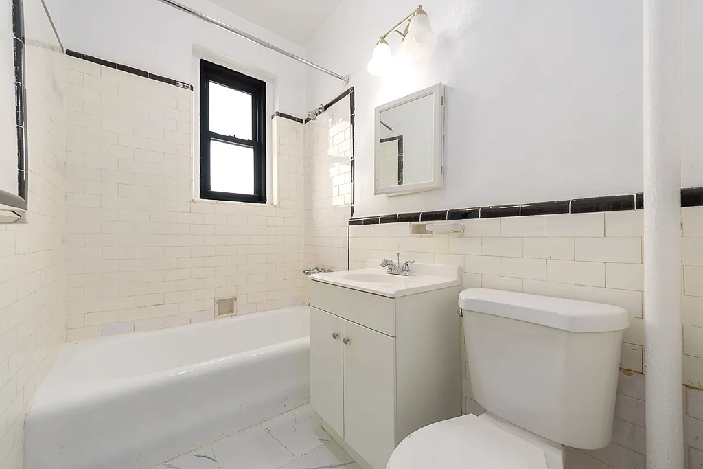 32-40 93rd Street - Photo 4