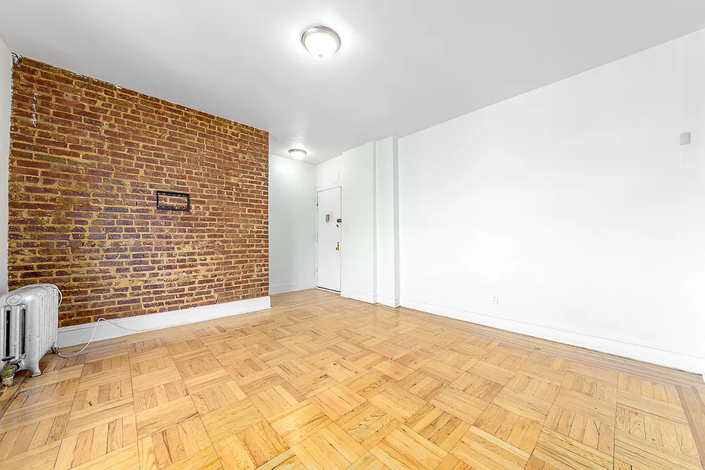32-40 93rd Street - Photo 2