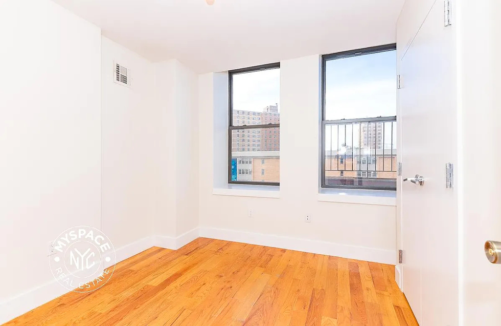 490 Kosciuszko Street - Photo 1
