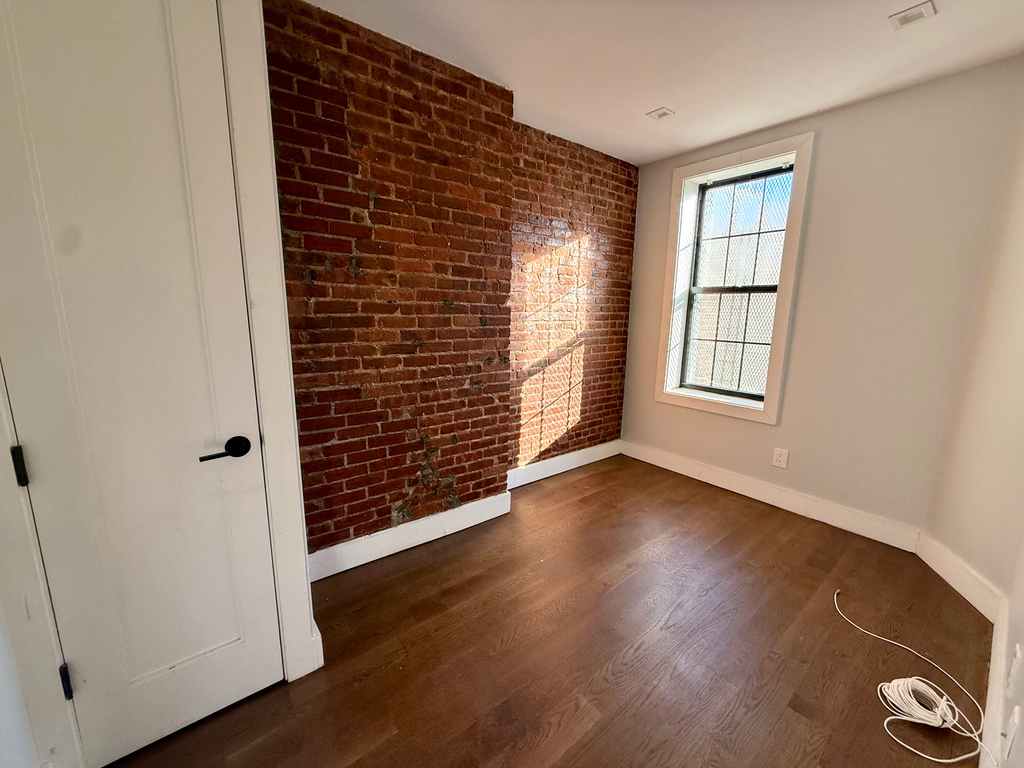 6704 60th Street - Photo 5