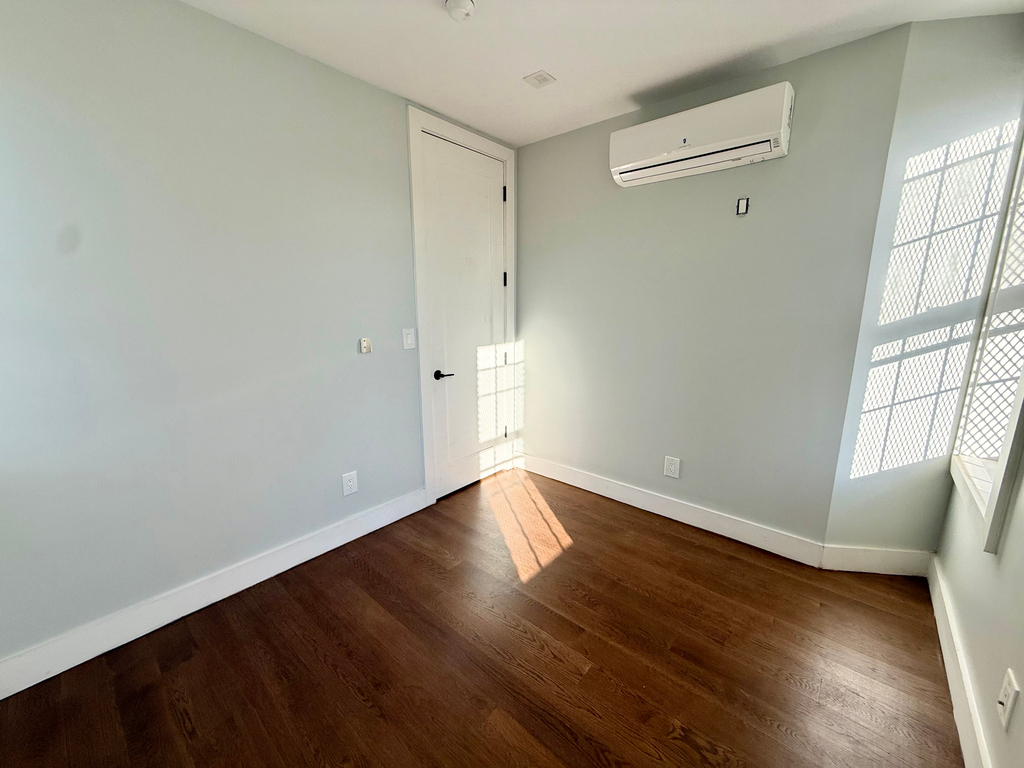 6704 60th Street - Photo 4