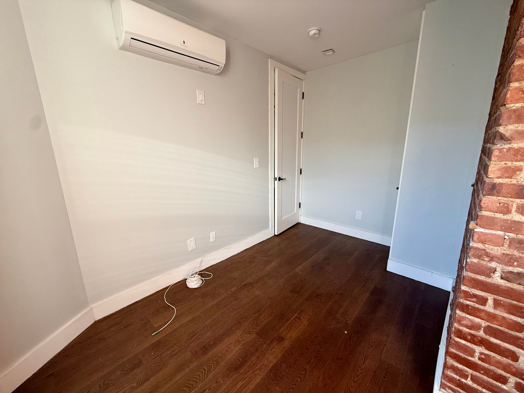 6704 60th Street - Photo 6
