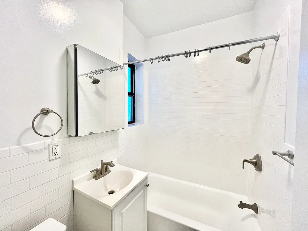 35-05 94th Street - Photo 3