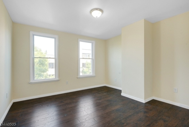 83 Summit Ave - Photo 3