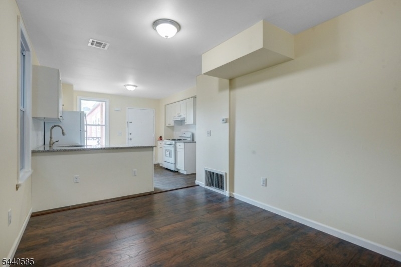 83 Summit Ave - Photo 6
