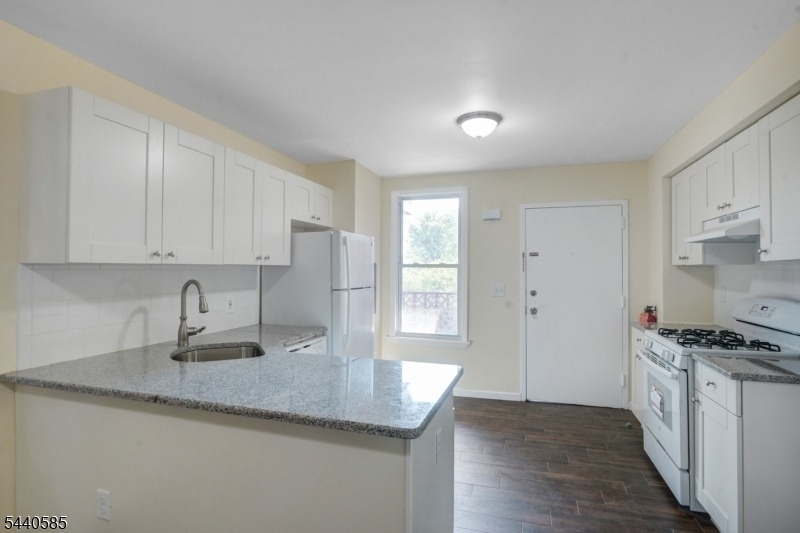 83 Summit Ave - Photo 7