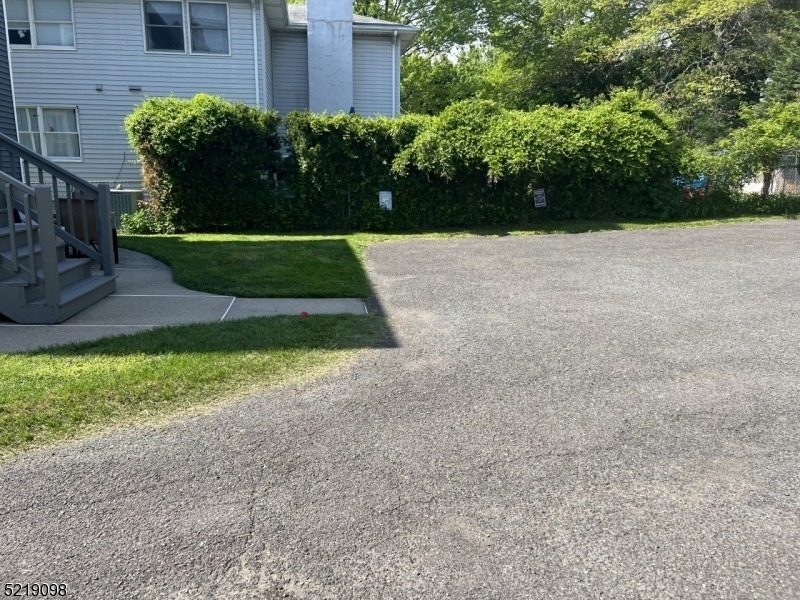 535 Summit Ave - Photo 2