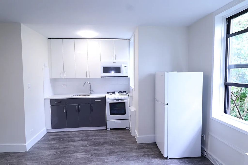 132-45 Maple Avenue - Photo 3