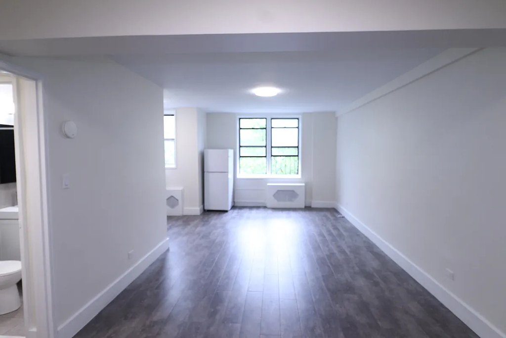 132-45 Maple Avenue - Photo 0