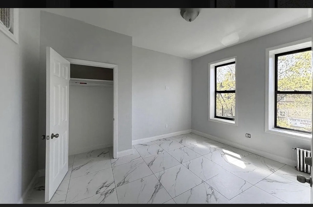 Flatbush avenue - Photo 1