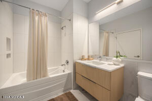 1150 Kingsley Street - Photo 1