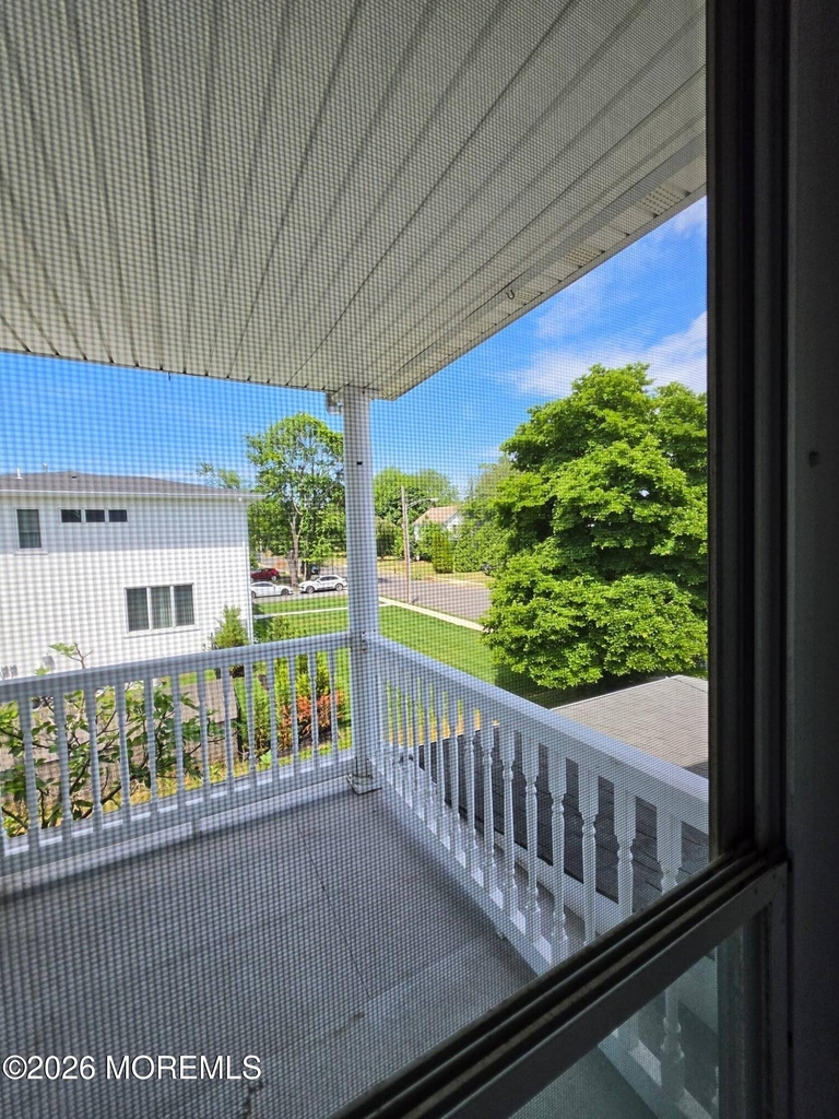 9 Berg Avenue - Photo 8