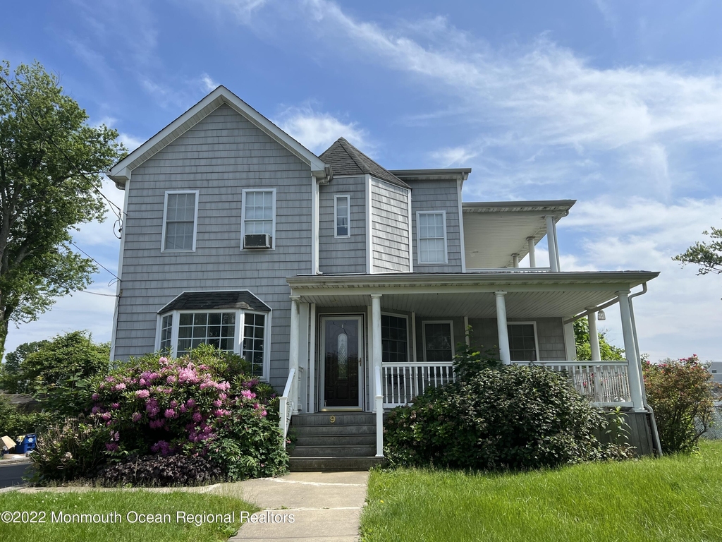 9 Berg Avenue - Photo 0