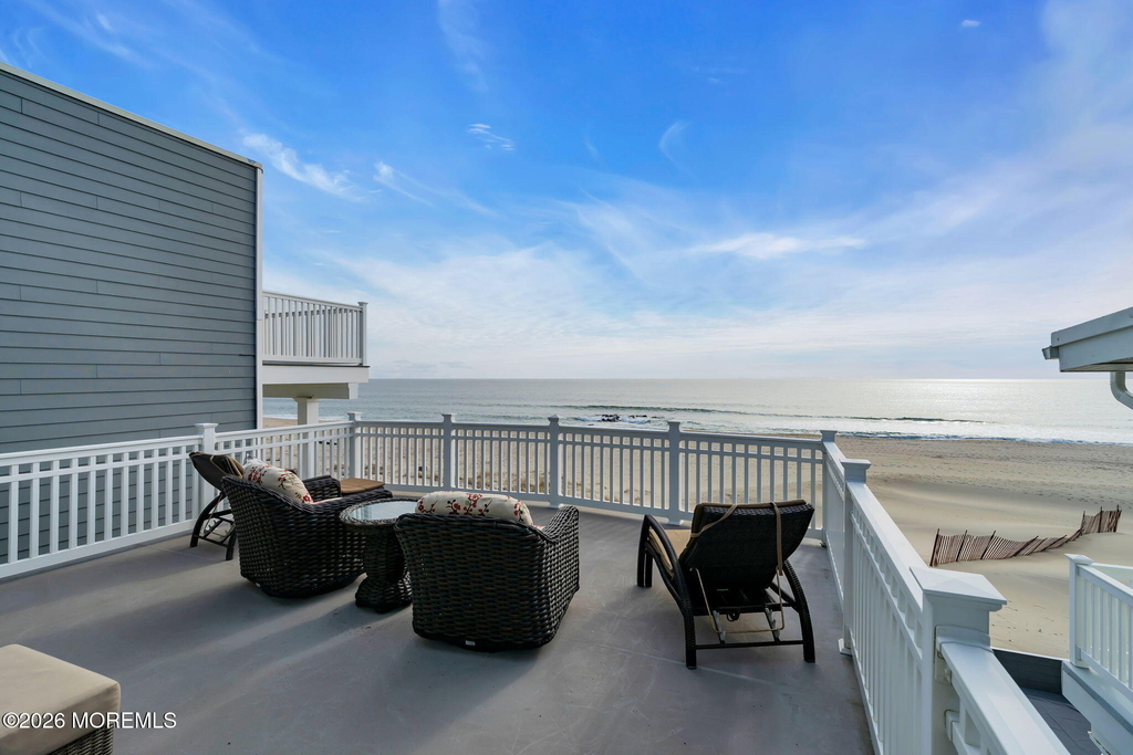 55 Beach Front - Photo 3
