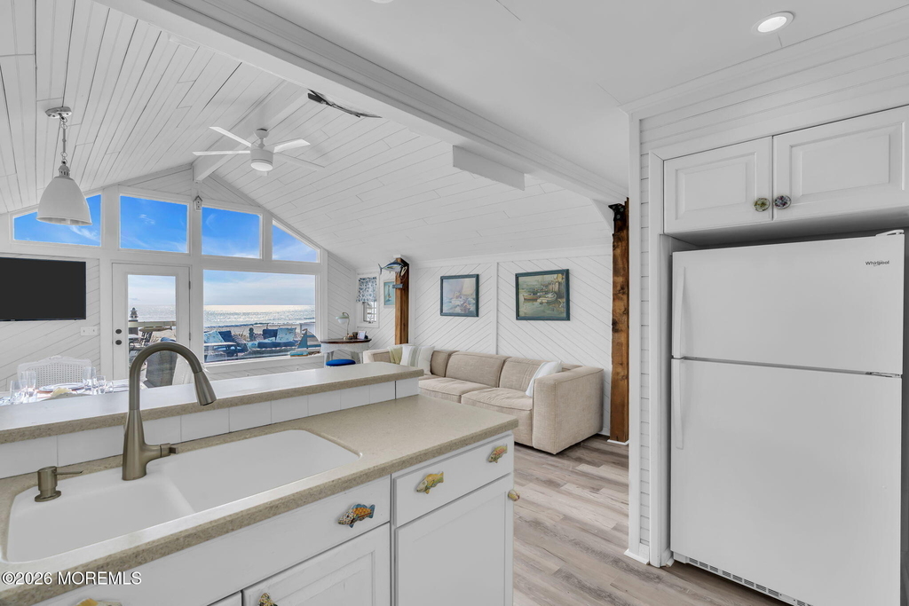 55 Beach Front - Photo 6