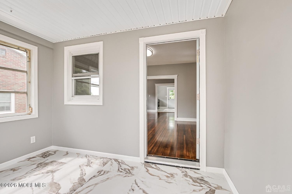 48 Johnson Place - Photo 3