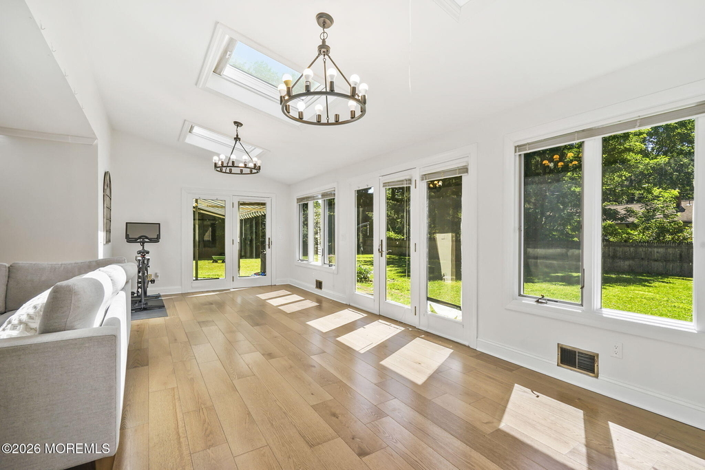 16 Phyllis Place - Photo 10
