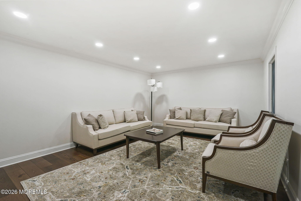 16 Phyllis Place - Photo 5