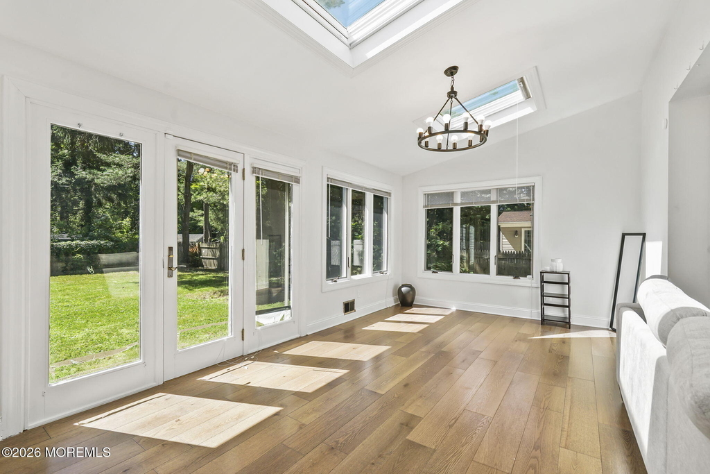 16 Phyllis Place - Photo 9