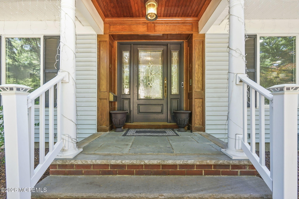 16 Phyllis Place - Photo 2