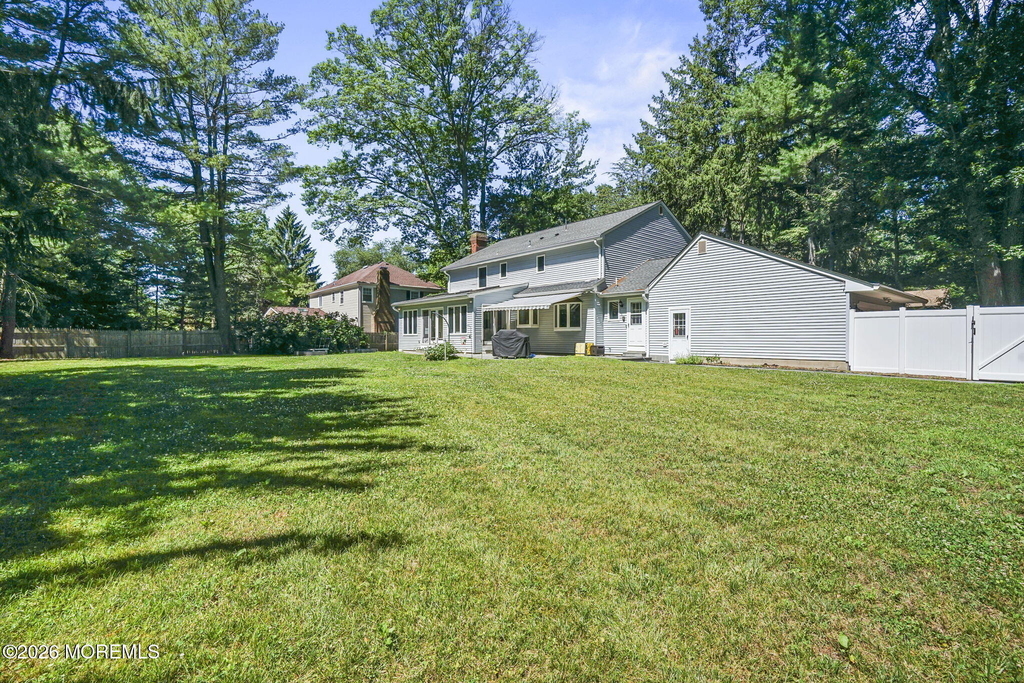 16 Phyllis Place - Photo 35