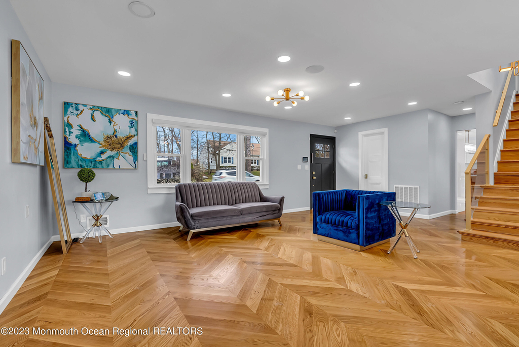 522 W Lincoln Avenue - Photo 3