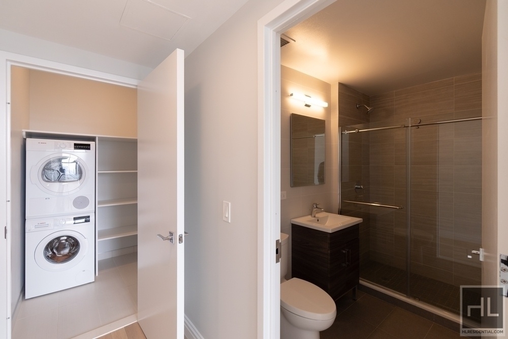 West 48th Street - Photo 4