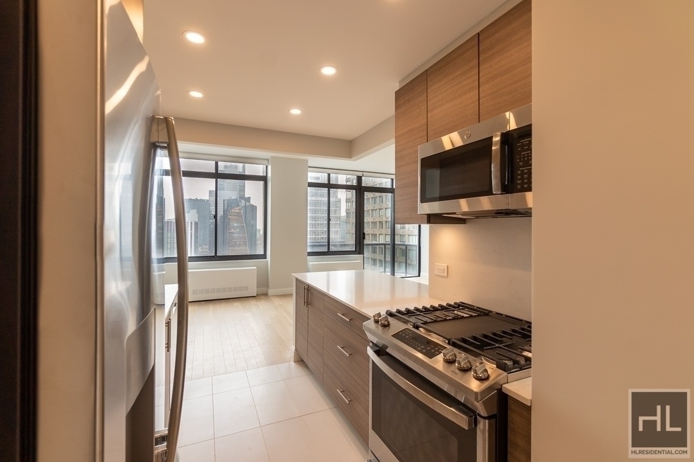 West 48th Street - Photo 3