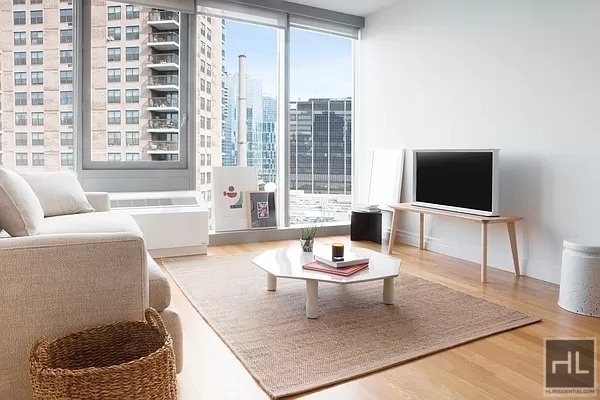 West 54th Street - Photo 3