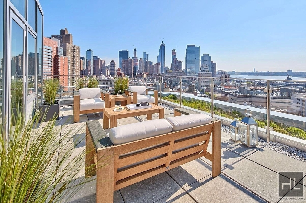 West 54th Street - Photo 2