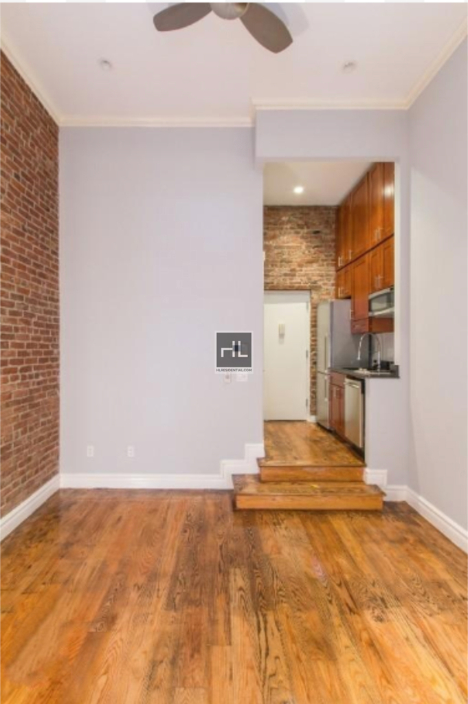 West 14 Street - Photo 1