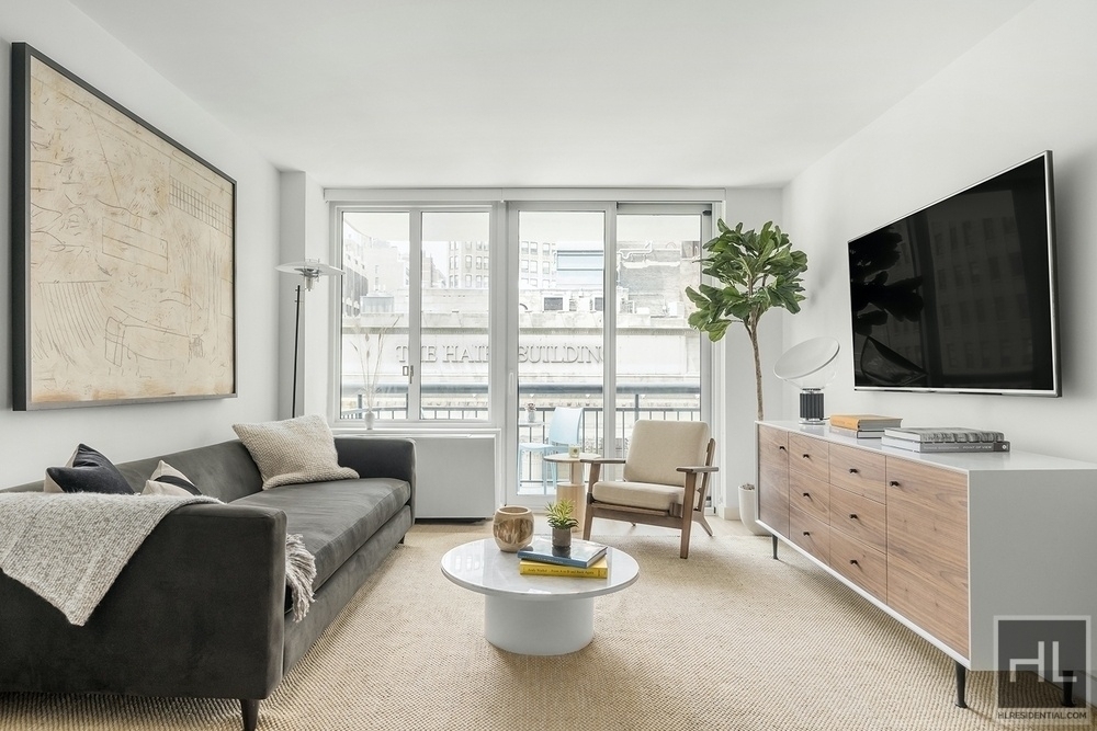 West 37th Street - Photo 1