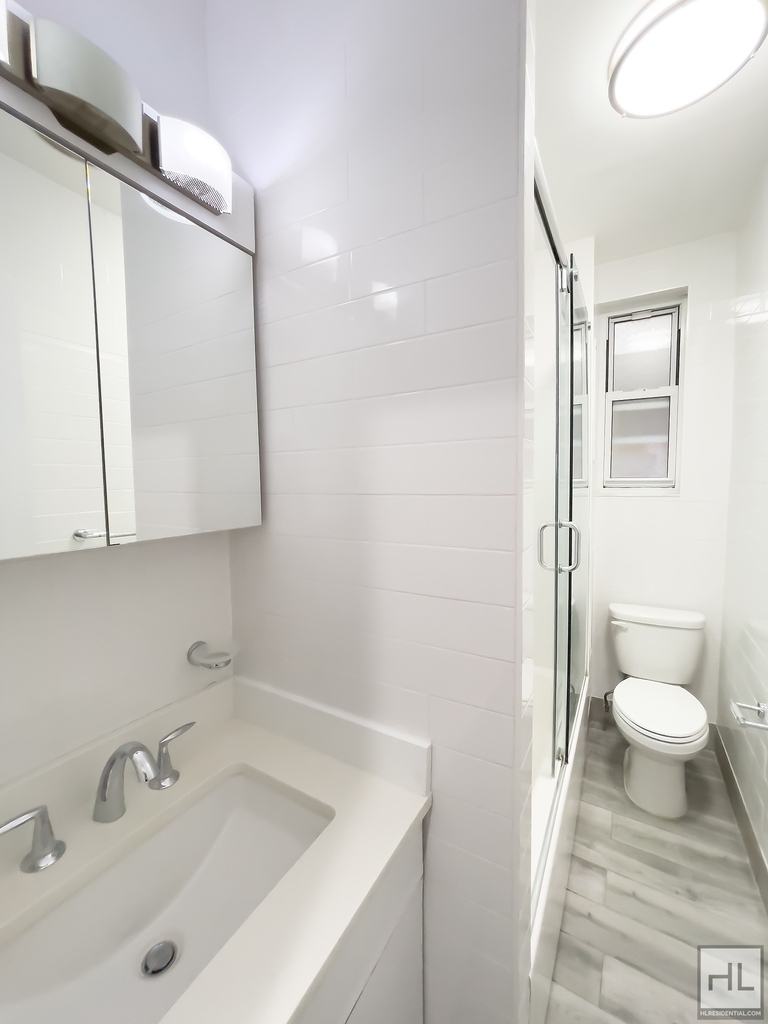 East 37 Street - Photo 4