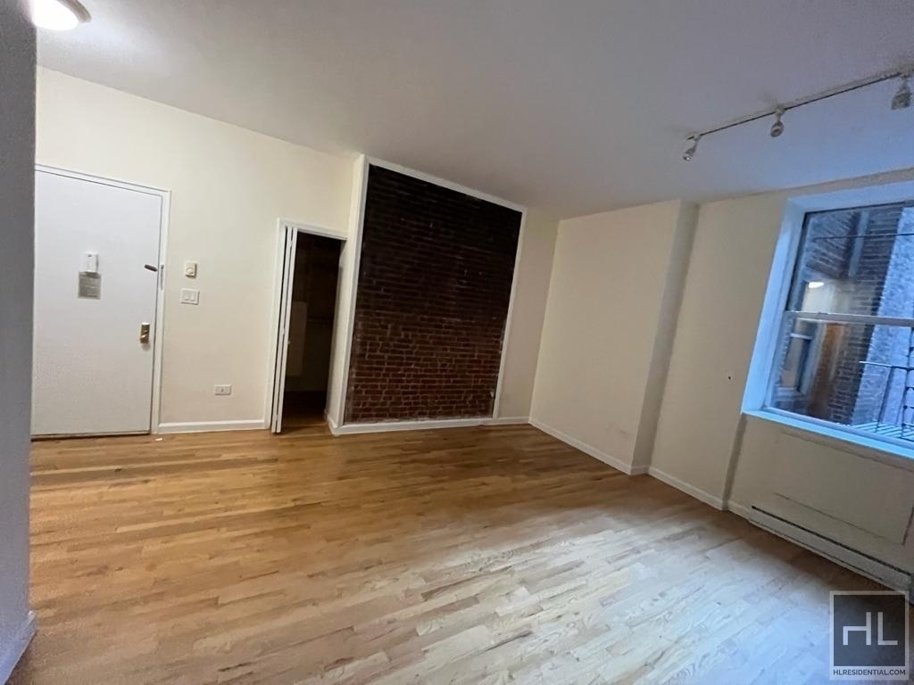 West 73 Street - Photo 0