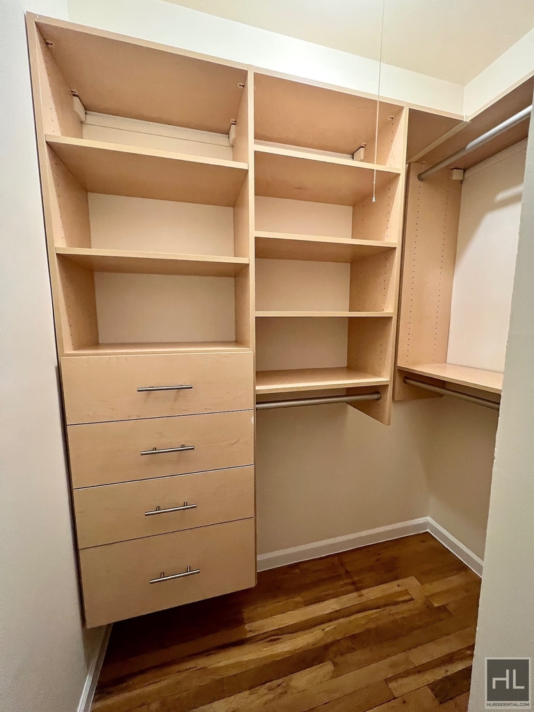 West 73 Street - Photo 2