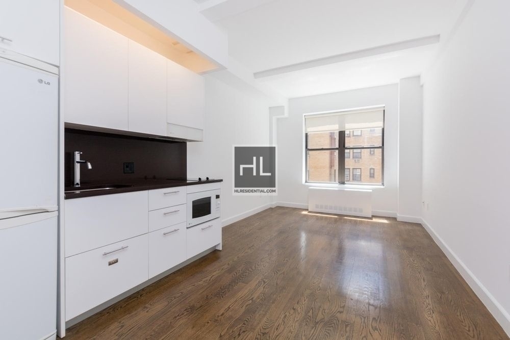 West 91st Street - Photo 2