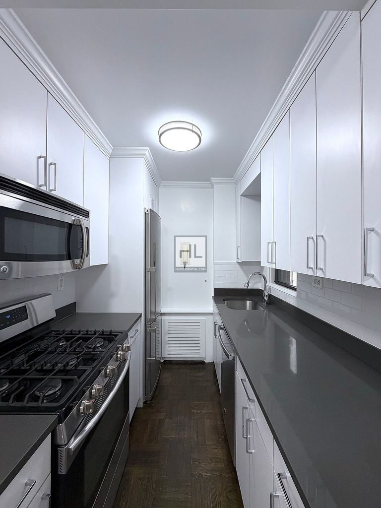 Beekman Place - Photo 1