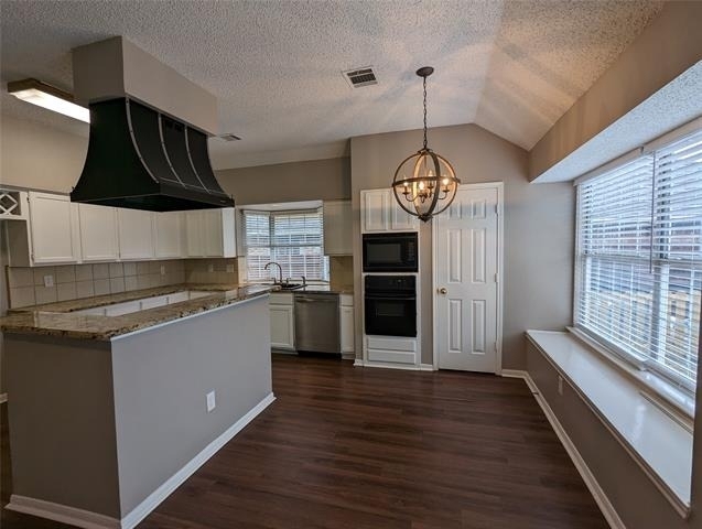 2008 Valley Falls Avenue - Photo 6