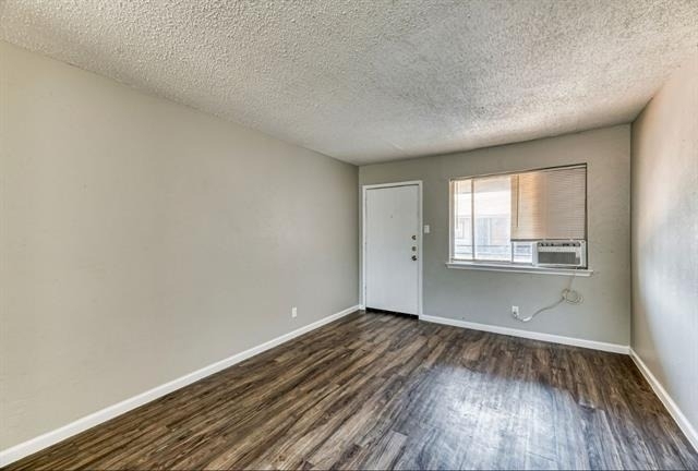 5315 Columbia Avenue - Photo 2