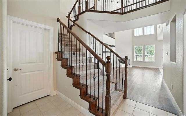 2404 Sabine Circle - Photo 4