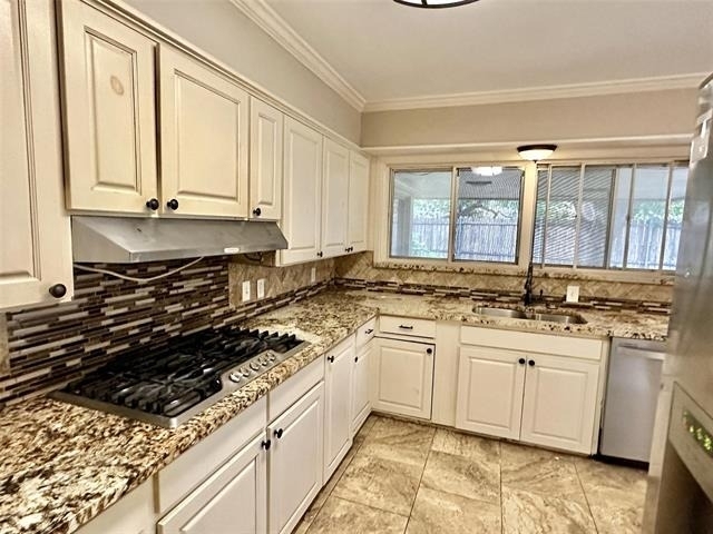1926 Laurelwood Drive - Photo 2