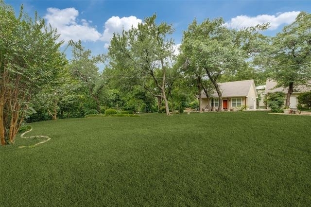 1020 Young Trail - Photo 9