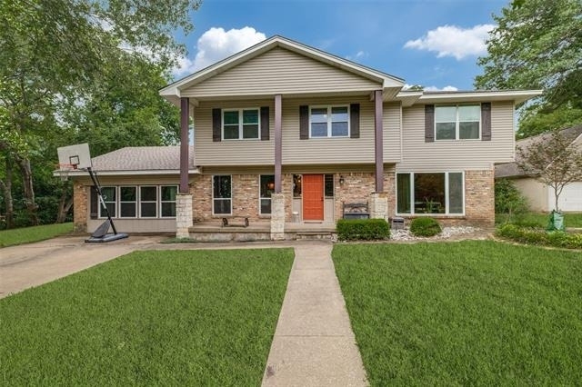 1020 Young Trail - Photo 0