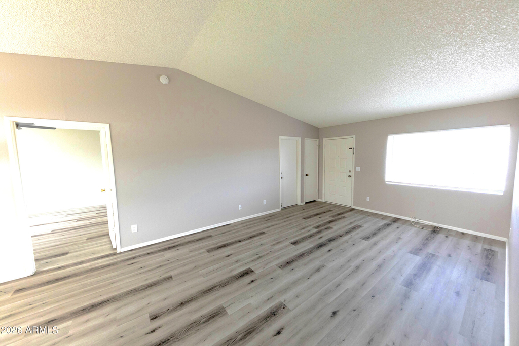 10713 W Campbell Avenue - Photo 3