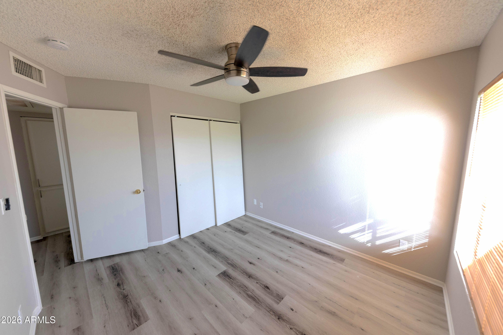 10713 W Campbell Avenue - Photo 22