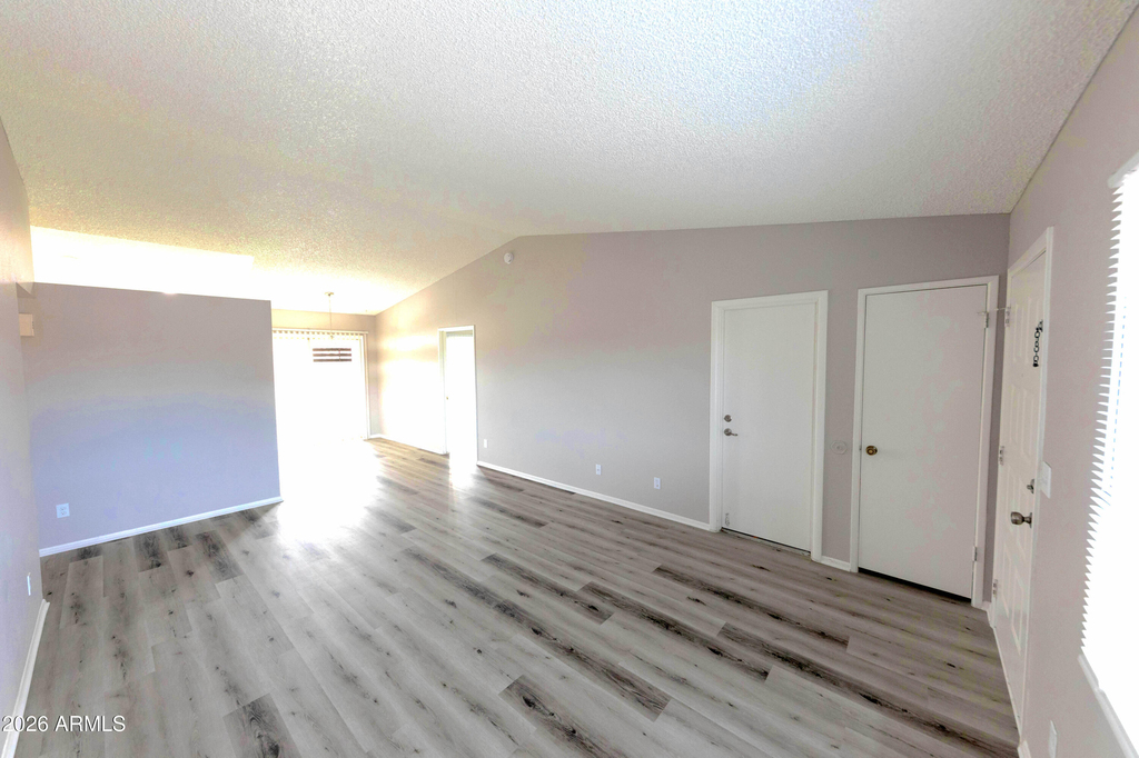 10713 W Campbell Avenue - Photo 4