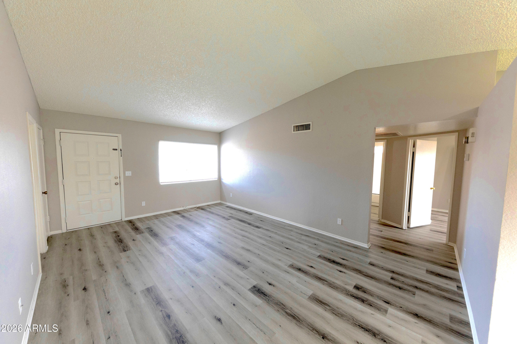 10713 W Campbell Avenue - Photo 2