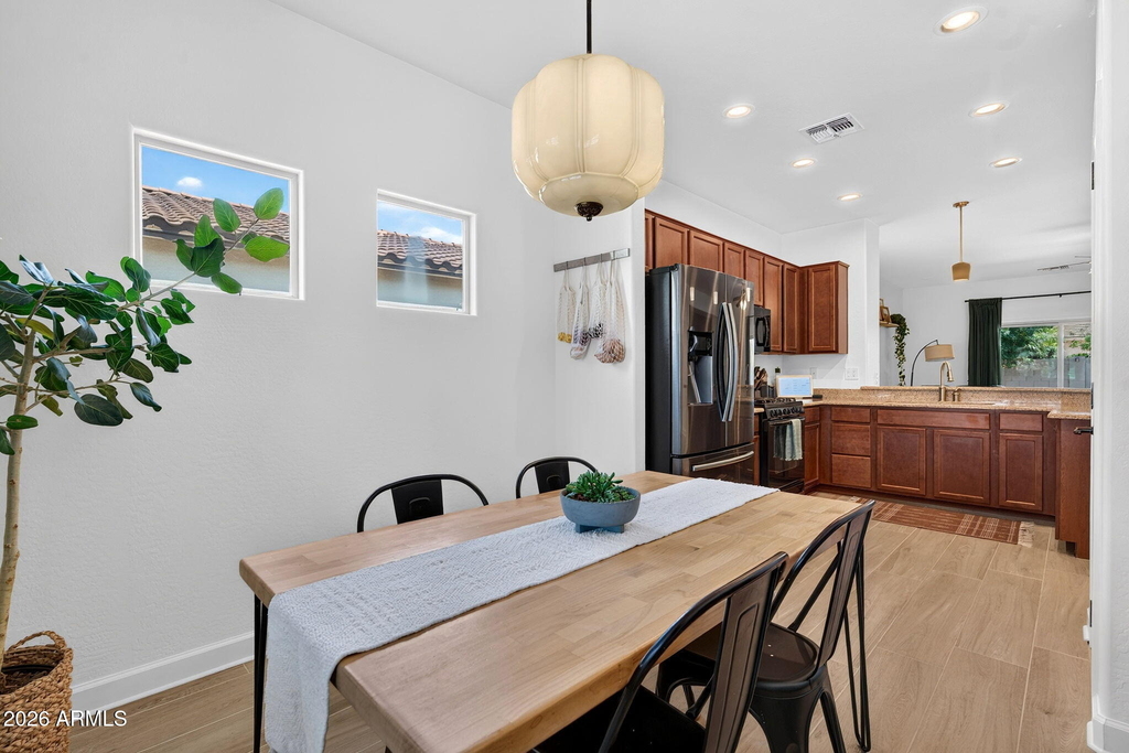 823 W Witt Avenue - Photo 4