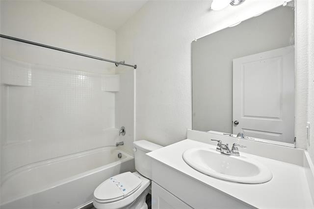 1637 Escondido Drive - Photo 3