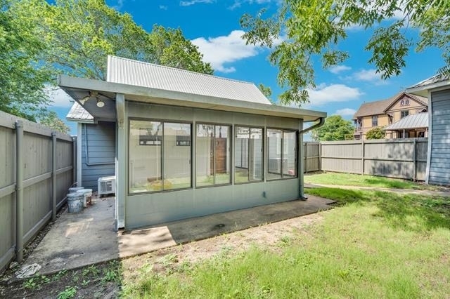 401 E Avenue G - Photo 6
